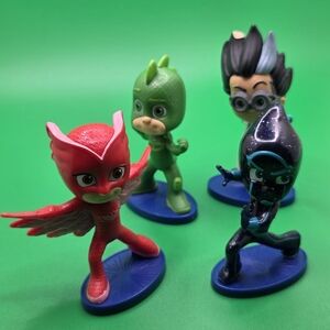Action Figure Set - Red, Green, Blackj Masks